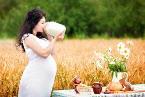 Можно ли пить молоко беременным
