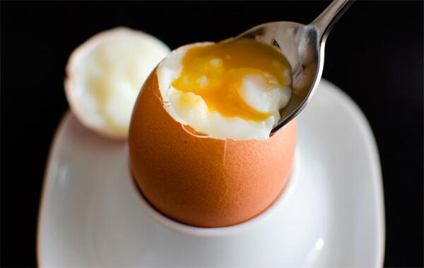 Яйцо всмятку