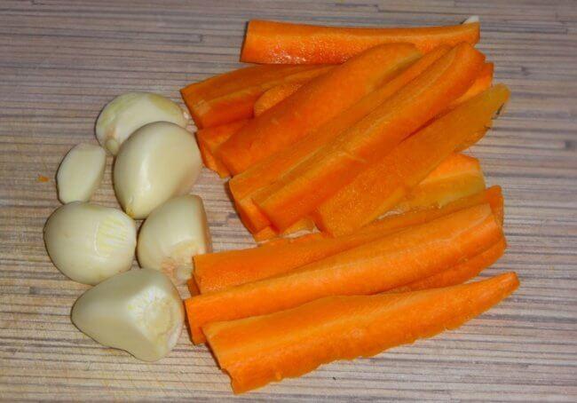 Морковка с чесноком
